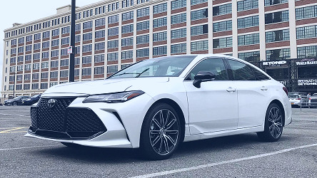 2019 Toyota Avalon Hybrid Test Drive Review: A Full-Size Sedan With a  Compact Car's Thirst for Gas